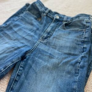 American Eagle High-Waisted Blue Jeans👖🩵
